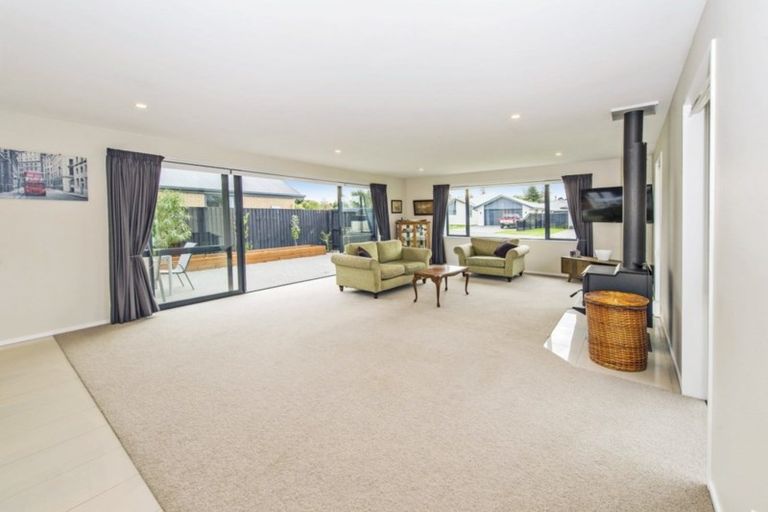 Photo of property in 6 Walter Place, Kirwee, Darfield, 7571