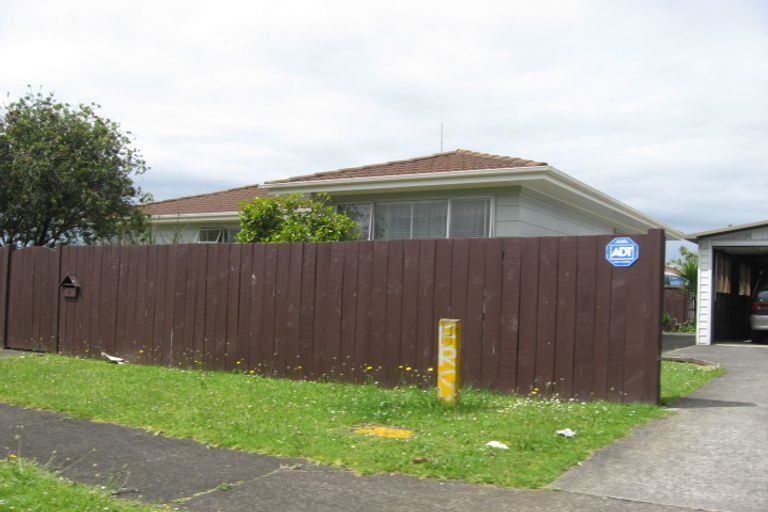 Photo of property in 2 Orville Place, Mangere, Auckland, 2022
