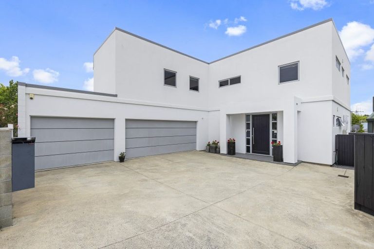 Photo of property in 34 Lake Crescent, Hamilton Lake, Hamilton, 3204