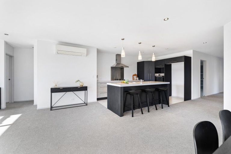 Photo of property in 12 Crabbe Place, Cromwell, 9310