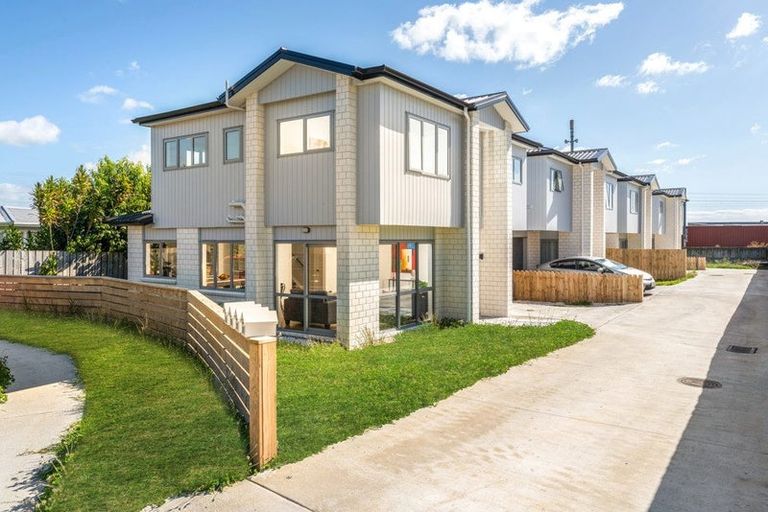 Photo of property in 5a Braeburn Place, Takanini, 2112