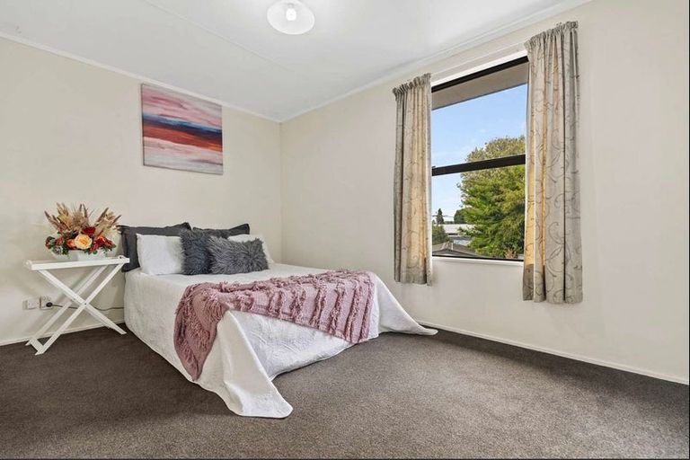 Photo of property in 2b Tui Avenue, Forest Lake, Hamilton, 3200