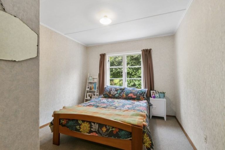 Photo of property in 21 Gardiner Grove, Wainuiomata, Lower Hutt, 5014