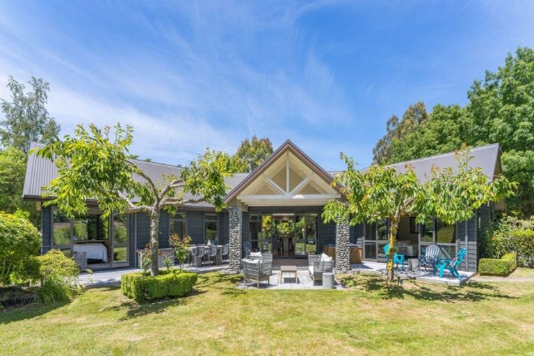 Photo of property in 208 Mapara Road, Acacia Bay, Taupo, 3385