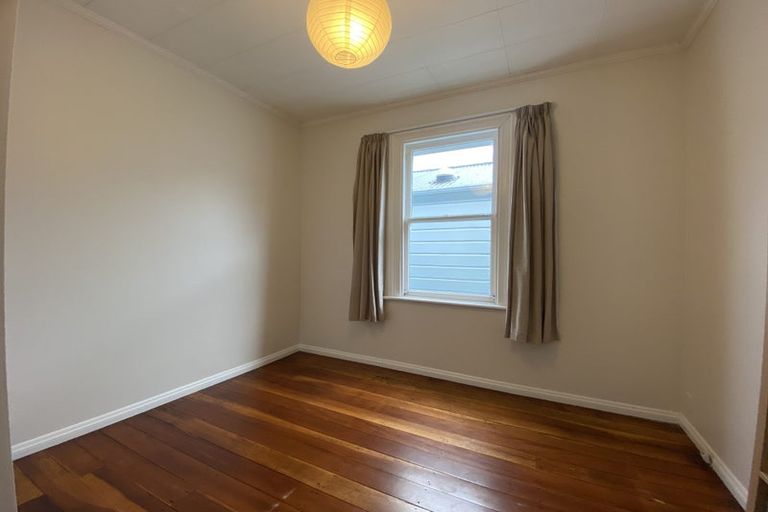 Photo of property in 32 Mckinley Crescent, Brooklyn, Wellington, 6021