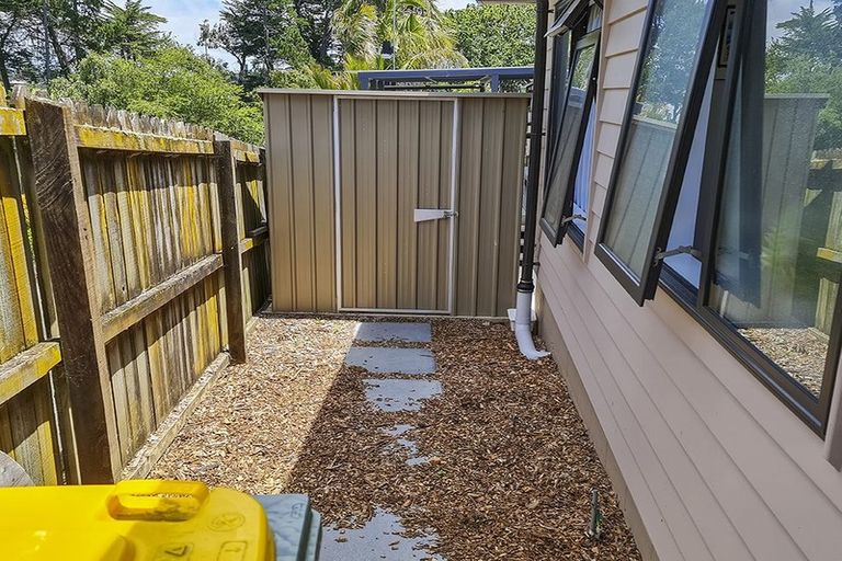 Photo of property in 43 De Quincey Terrace, Highland Park, Auckland, 2010