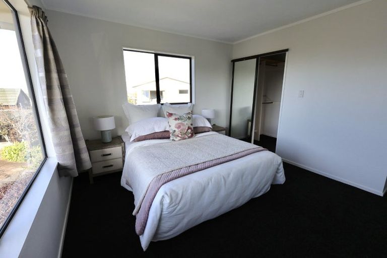 Photo of property in 141 West Harbour Drive, West Harbour, Auckland, 0618