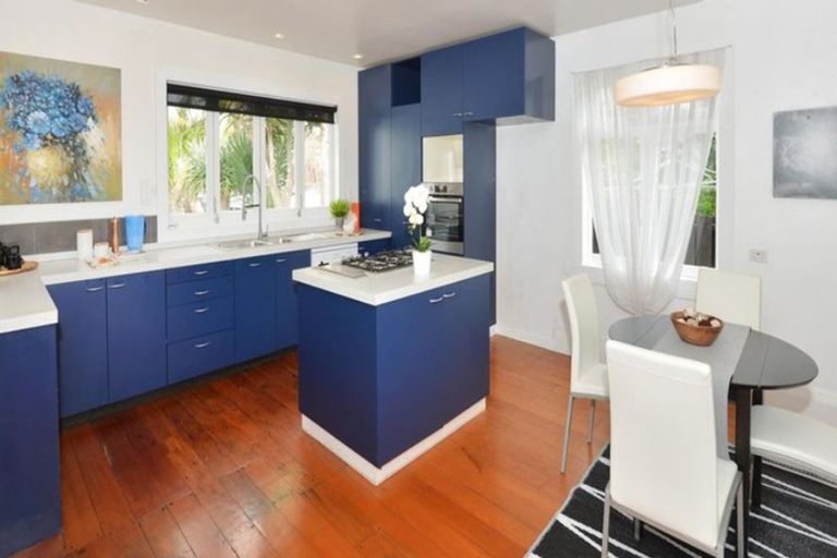 Photo of property in 8 Seaview Road, Whangarei, 0110
