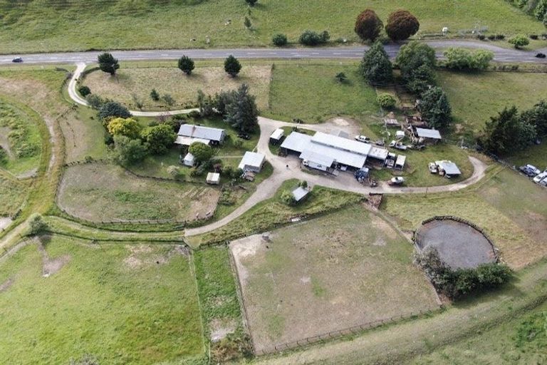 Photo of property in 2966 State Highway 2, Waipukurau, 4281