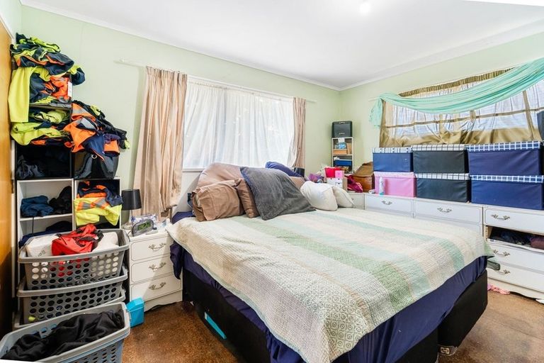 Photo of property in 25 Crosby Road, West Harbour, Auckland, 0618