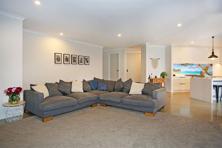 Photo of property in 5 Braxonne Close, Pukekohe, 2120