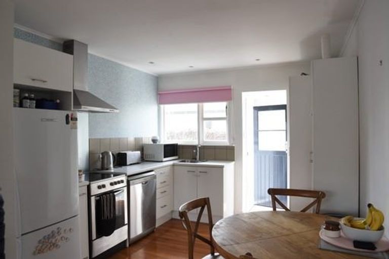 Photo of property in 2/15 Jeffreys Road, Fendalton, Christchurch, 8052