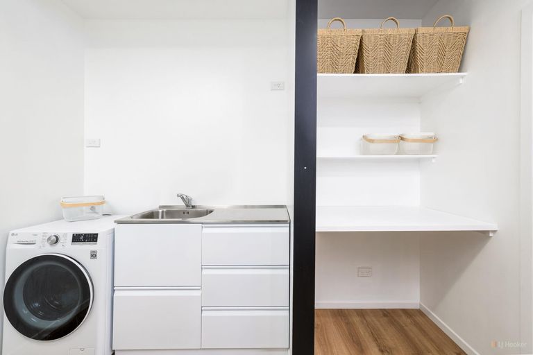 Photo of property in 58 Timaru Road, Waimate, 7924