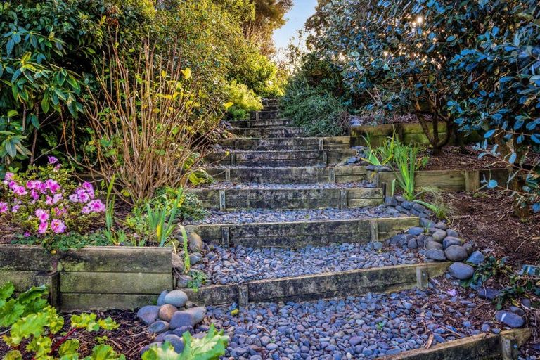 Photo of property in 15 Anderson Way, Highlands Park, New Plymouth, 4312