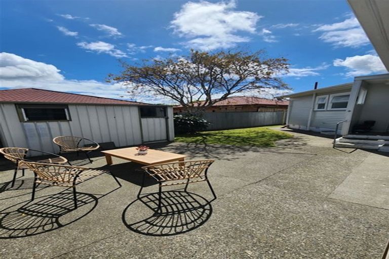 Photo of property in 3 Huia Place, Levin, 5510