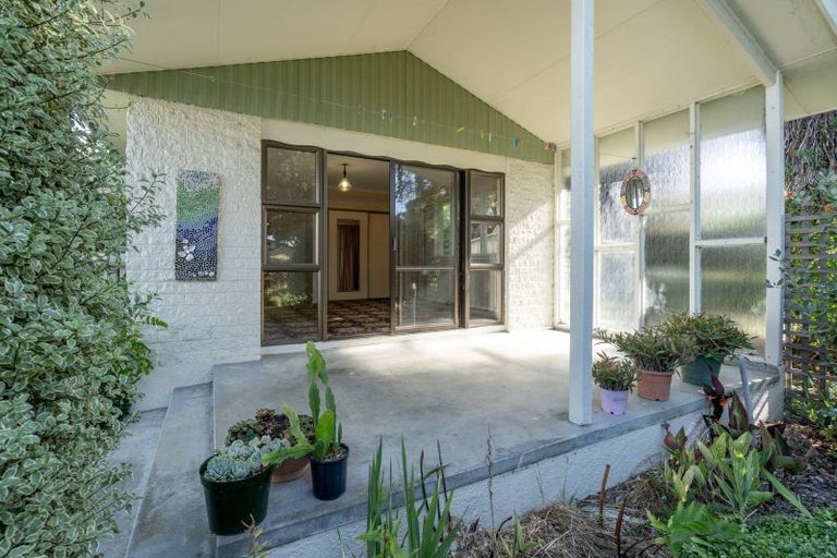 Photo of property in 65 Kilmarnock Street, Wallacetown, 9816