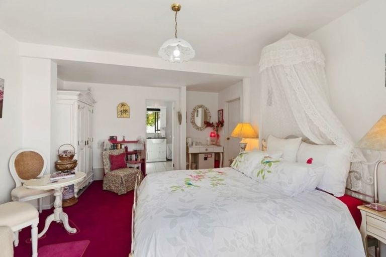 Photo of property in 13a Parau Avenue, Diamond Harbour, 8972