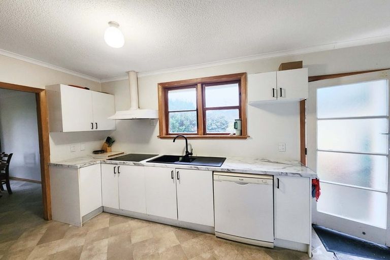 Photo of property in 8 Kiwi Street, Heretaunga, Upper Hutt, 5018
