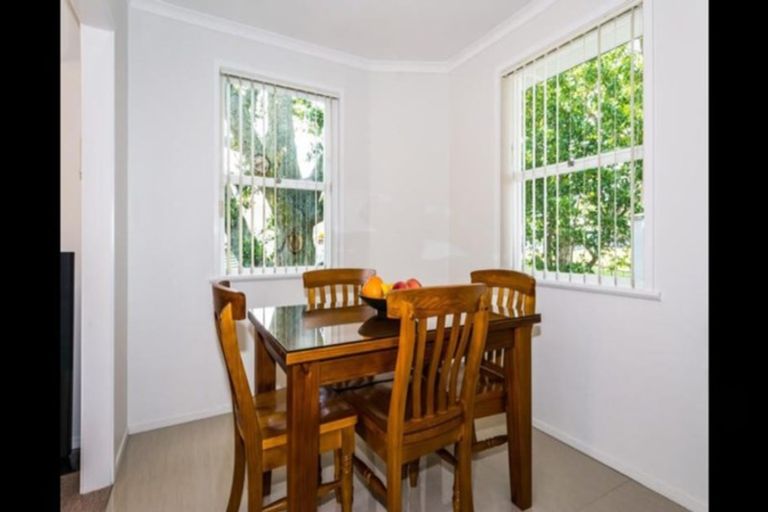 Photo of property in 30c Pinedale Place, Henderson, Auckland, 0610