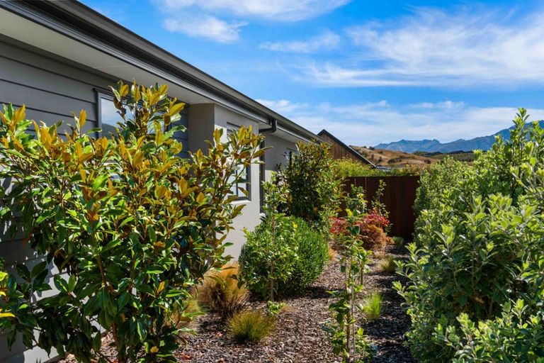 Photo of property in 2 Collie Road, Pukekohe, 2120