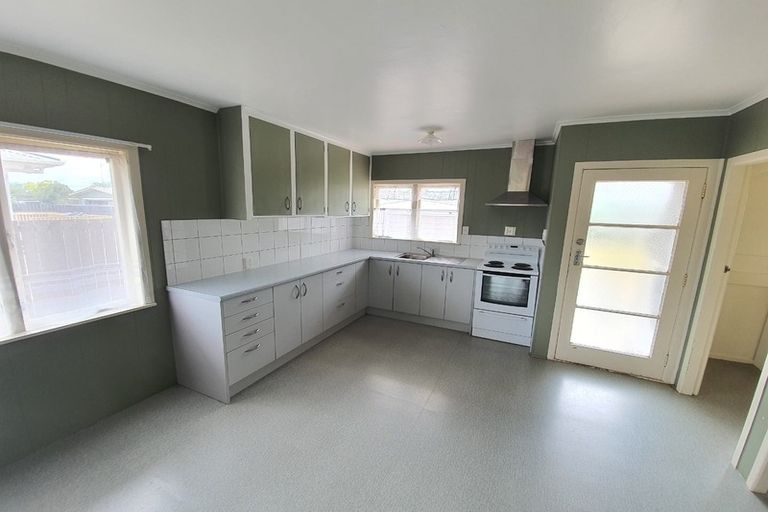 Photo of property in 14 Valentine Street, Papakura, 2110