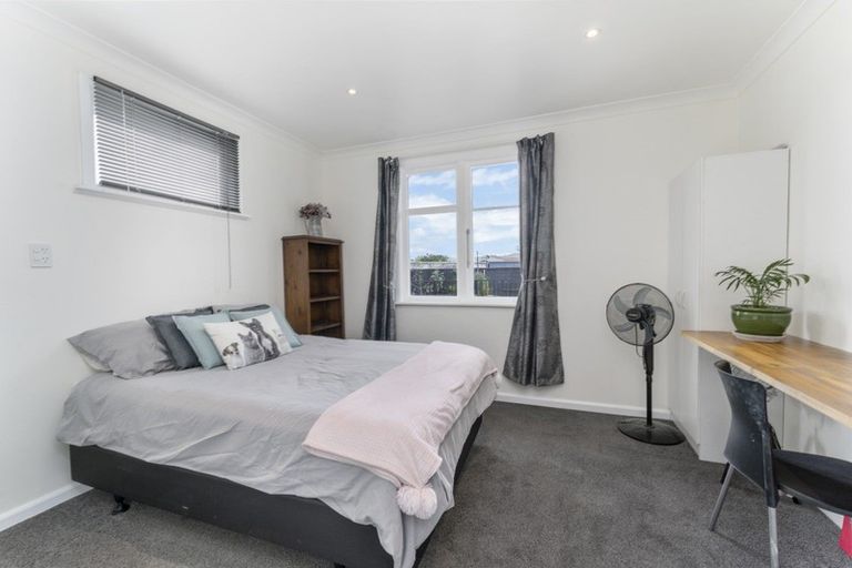 Photo of property in 16 Totara Street, Otaki, 5512