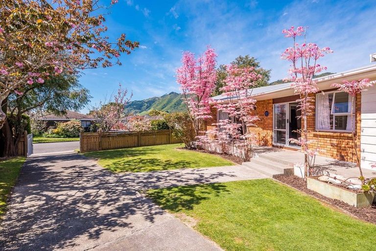 Photo of property in 50 Sylvan Avenue, Waikanae, 5036
