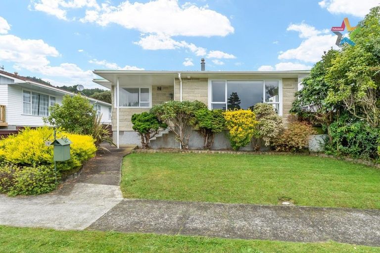 Photo of property in 16 Tanekaha Street, Stokes Valley, Lower Hutt, 5019