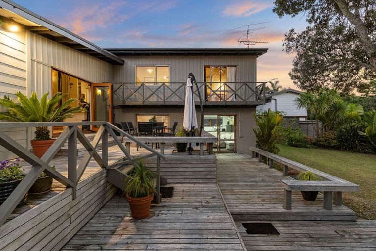 Photo of property in 438 Beach Road, Murrays Bay, Auckland, 0630