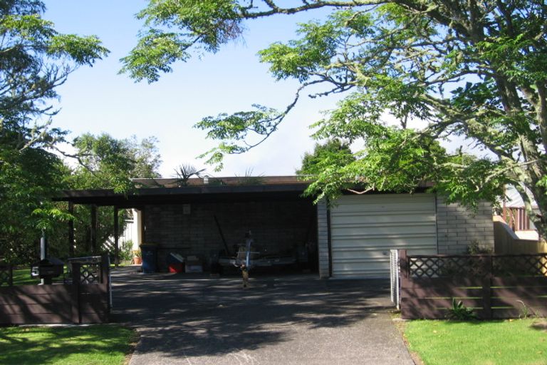 Photo of property in 5 Sunray Avenue, Titirangi, Auckland, 0604