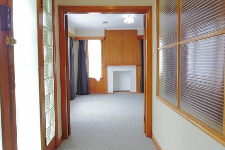 Photo of property in 1 Albert Street, Dannevirke, 4930