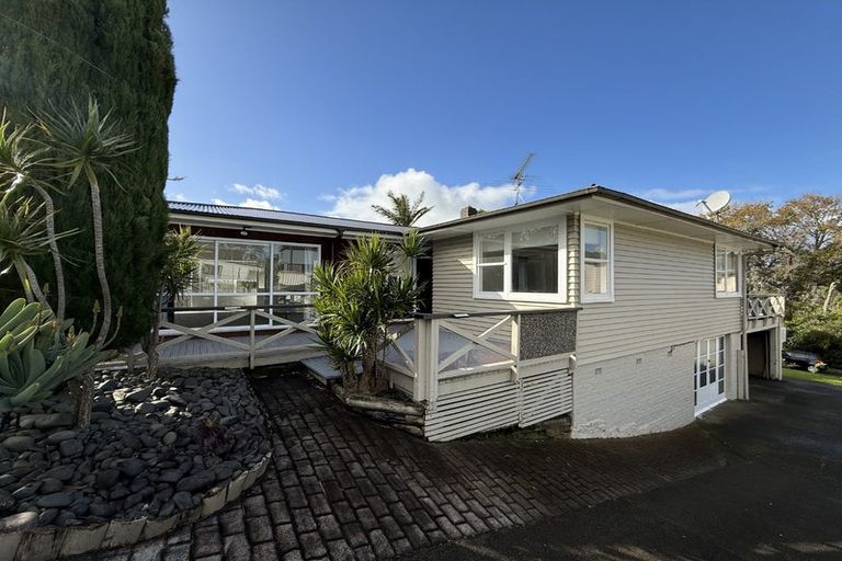 Photo of property in 5 Trelawn Place, Cockle Bay, Auckland, 2014