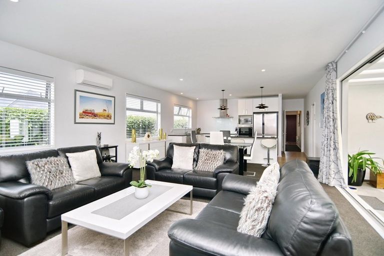 Photo of property in 24 Chatsworth Avenue, Rangiora, 7400