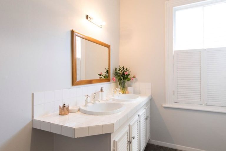 Photo of property in 44 Sussex Street, Grey Lynn, Auckland, 1021