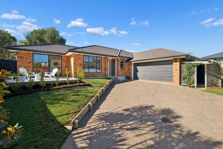 Photo of property in 9 Louvain Place, Greenhithe, Auckland, 0632