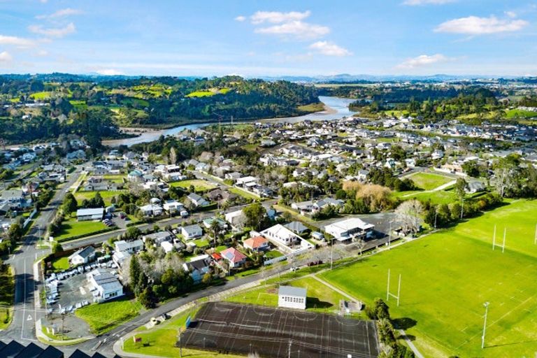 Photo of property in 15 Edward Street, Riverhead, 0820