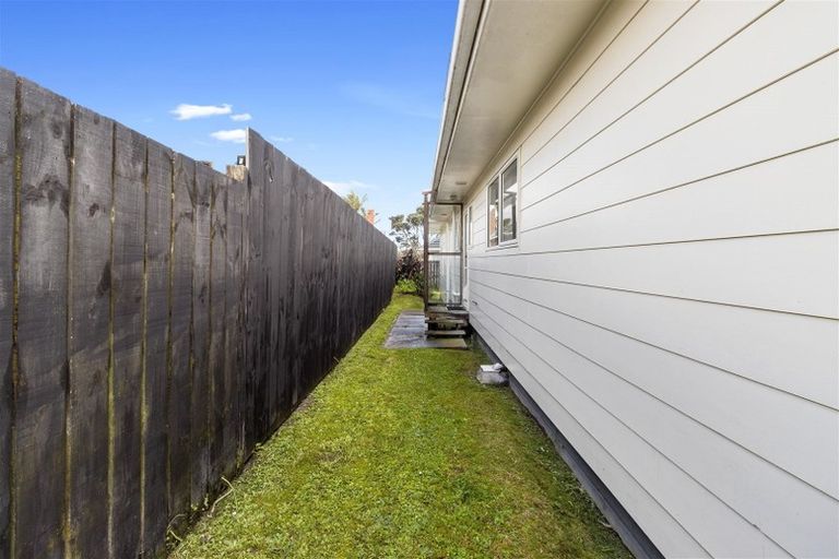 Photo of property in 1/49 Strid Road, Te Atatu South, Auckland, 0610