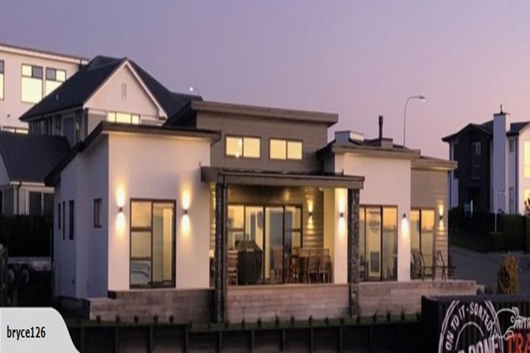 Photo of property in 117 Penruddock Rise, Westmorland, Christchurch, 8025