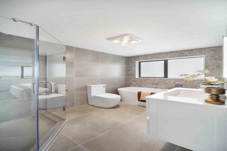 Photo of property in 12 Korowhiti Road, Clarks Beach, 2122