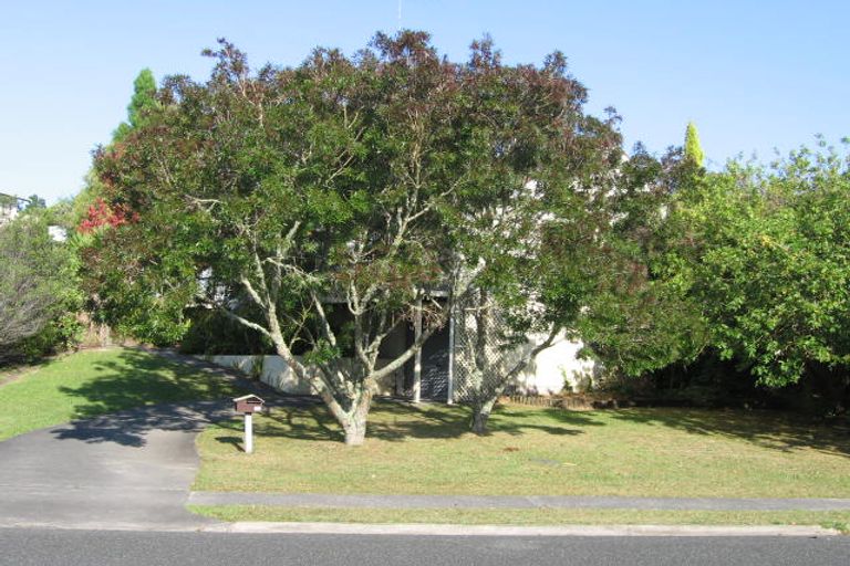 Photo of property in 109 Stapleford Crescent, Browns Bay, Auckland, 0630