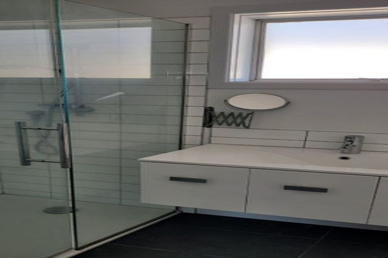 Photo of property in 53 Calvert Road, Lynmouth, New Plymouth, 4310