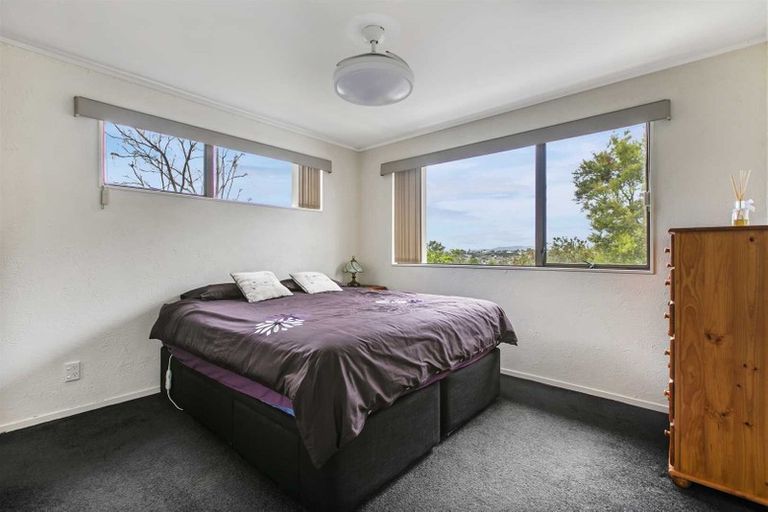 Photo of property in 12 Fitzherbert Avenue, West Harbour, Auckland, 0618