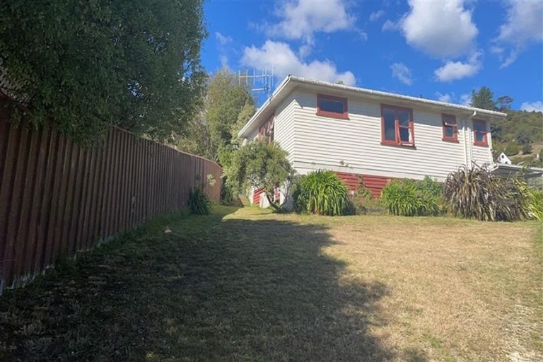 Photo of property in 40 Parenga Street, Wainuiomata, Lower Hutt, 5014