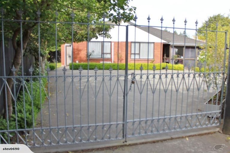 Photo of property in 2/46 Hollyford Avenue, Bryndwr, Christchurch, 8053