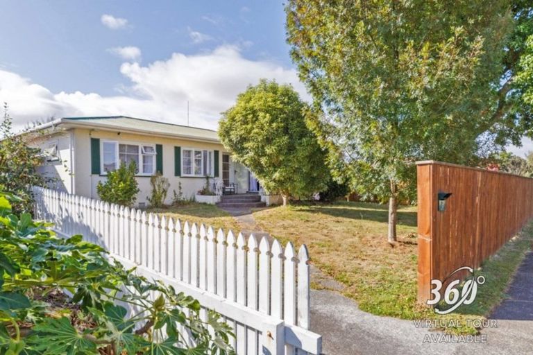 Photo of property in 8 Galway Avenue, Hokowhitu, Palmerston North, 4410