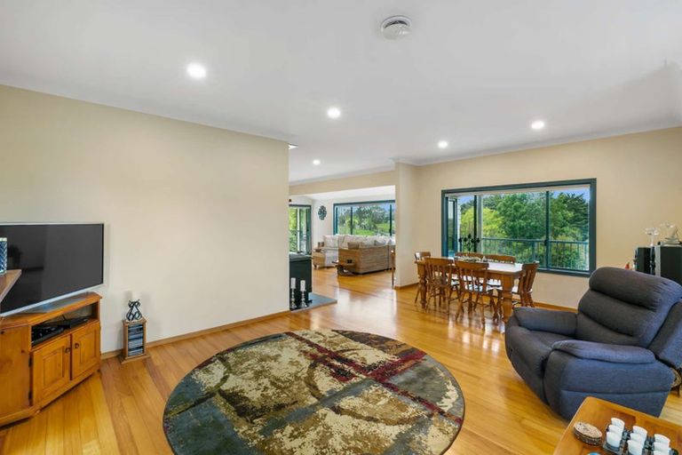 Photo of property in 365 Oneriri Road, Kaiwaka, 0573