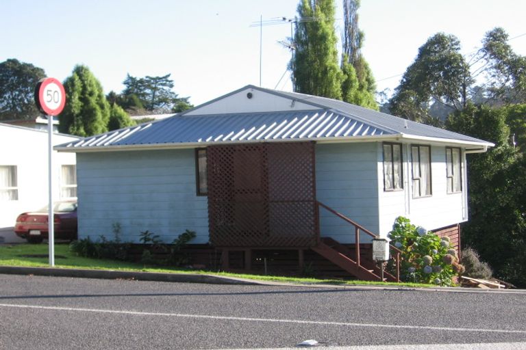 Photo of property in 727 Swanson Road, Swanson, Auckland, 0612