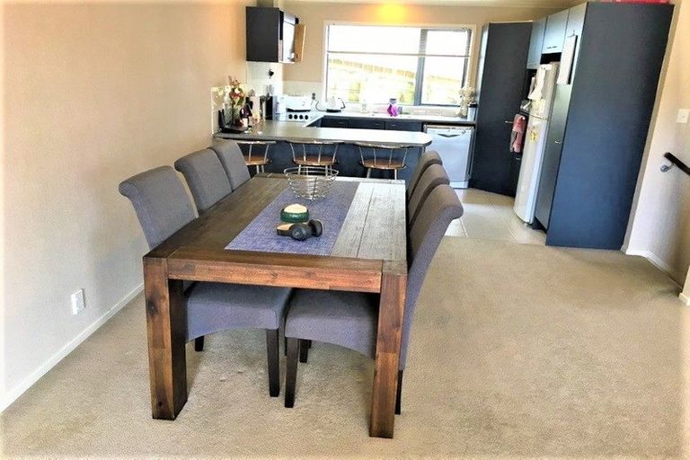 Photo of property in 100 George Deane Place, Greenhithe, Auckland, 0632