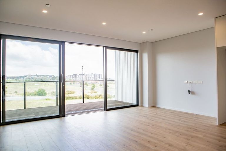 Photo of property in 304/3 Kaipiho Lane, Albany, Auckland, 0632