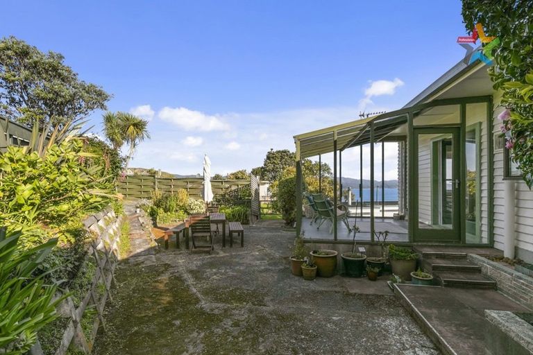 Photo of property in 44 Maungaraki Road, Korokoro, Lower Hutt, 5012